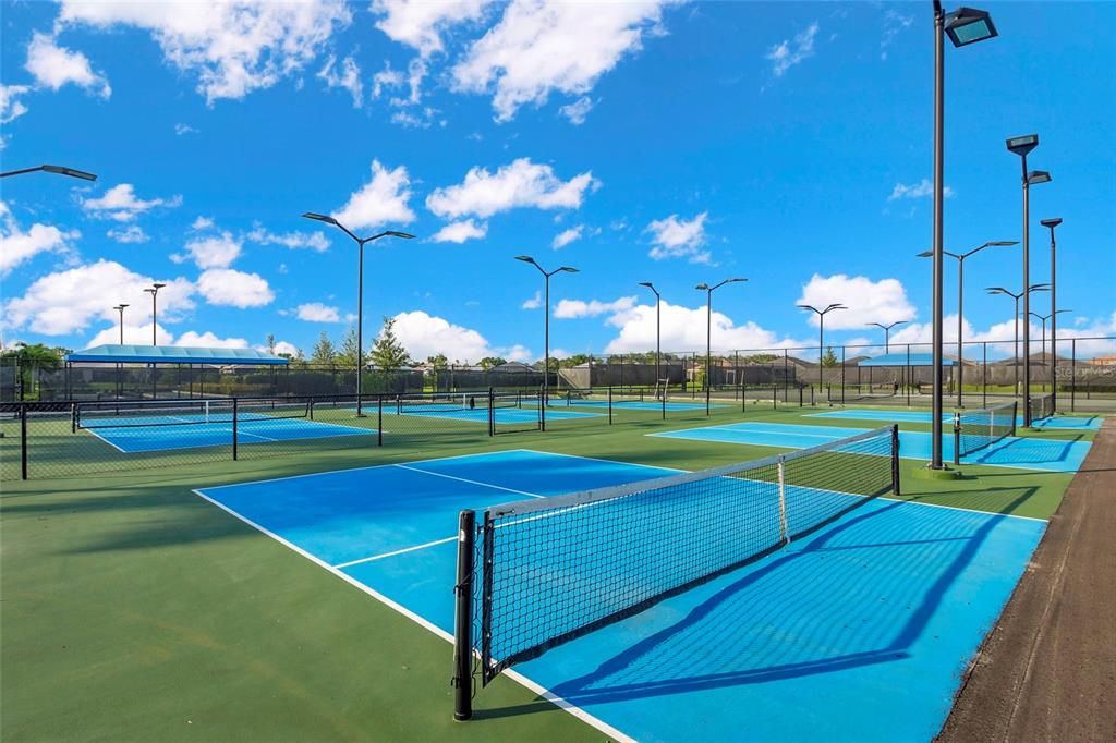 For Sale: $889,000 (3 beds, 3 baths, 2318 Square Feet)