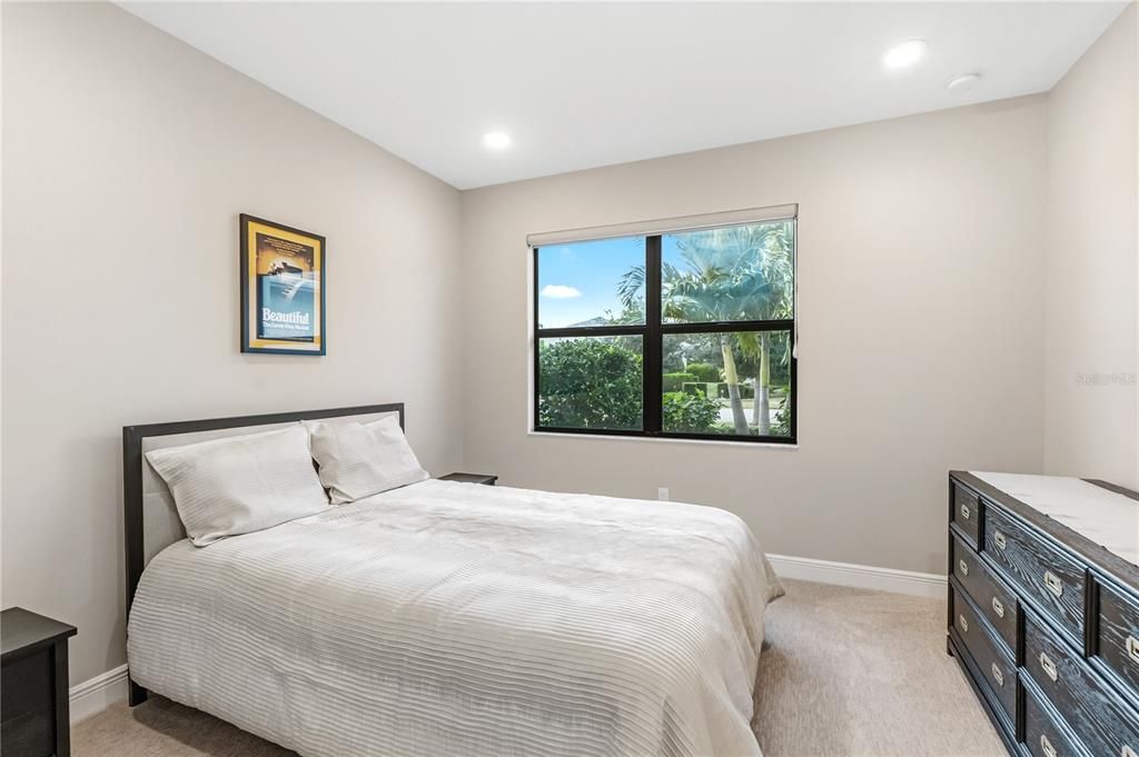 For Sale: $889,000 (3 beds, 3 baths, 2318 Square Feet)