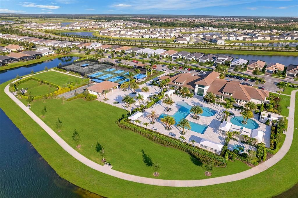 For Sale: $889,000 (3 beds, 3 baths, 2318 Square Feet)