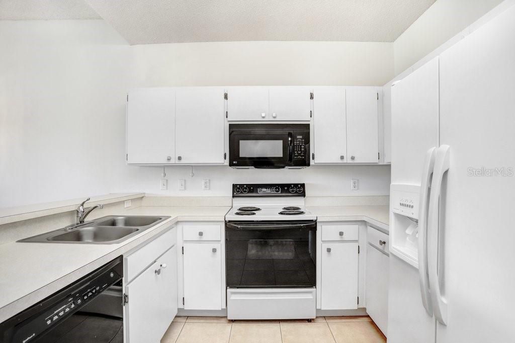 For Sale: $197,000 (2 beds, 2 baths, 1235 Square Feet)