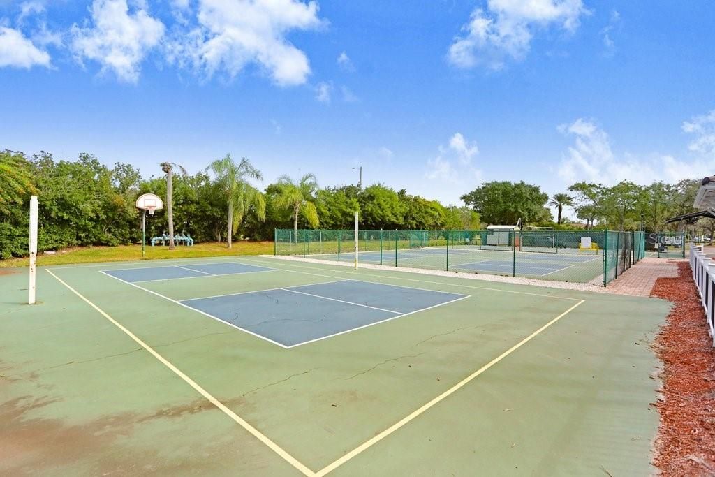 For Sale: $197,000 (2 beds, 2 baths, 1235 Square Feet)