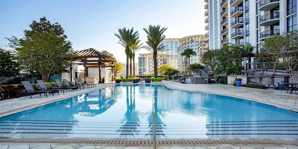 For Rent: $4,800 (3 beds, 3 baths, 2056 Square Feet)