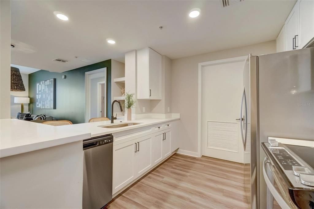 For Rent: $4,800 (3 beds, 3 baths, 2056 Square Feet)