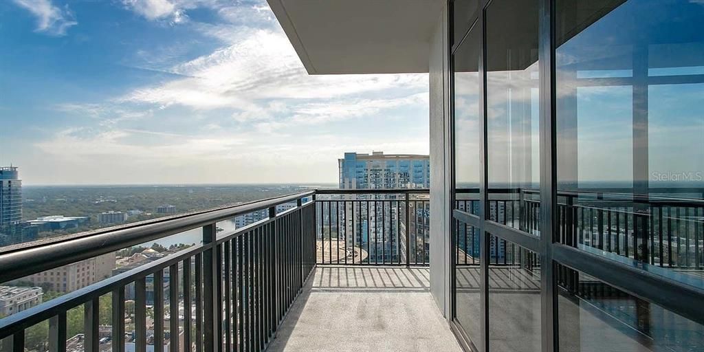 For Rent: $4,800 (3 beds, 3 baths, 2056 Square Feet)