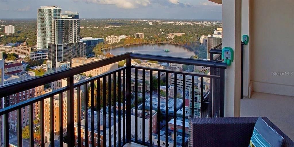 For Rent: $4,800 (3 beds, 3 baths, 2056 Square Feet)