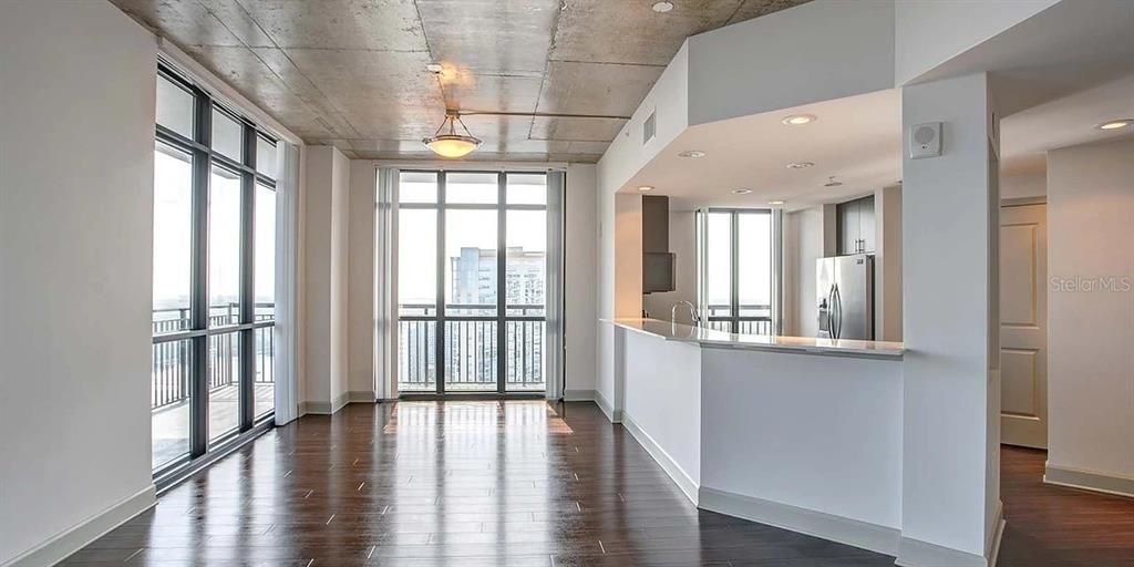 For Rent: $4,800 (3 beds, 3 baths, 2056 Square Feet)