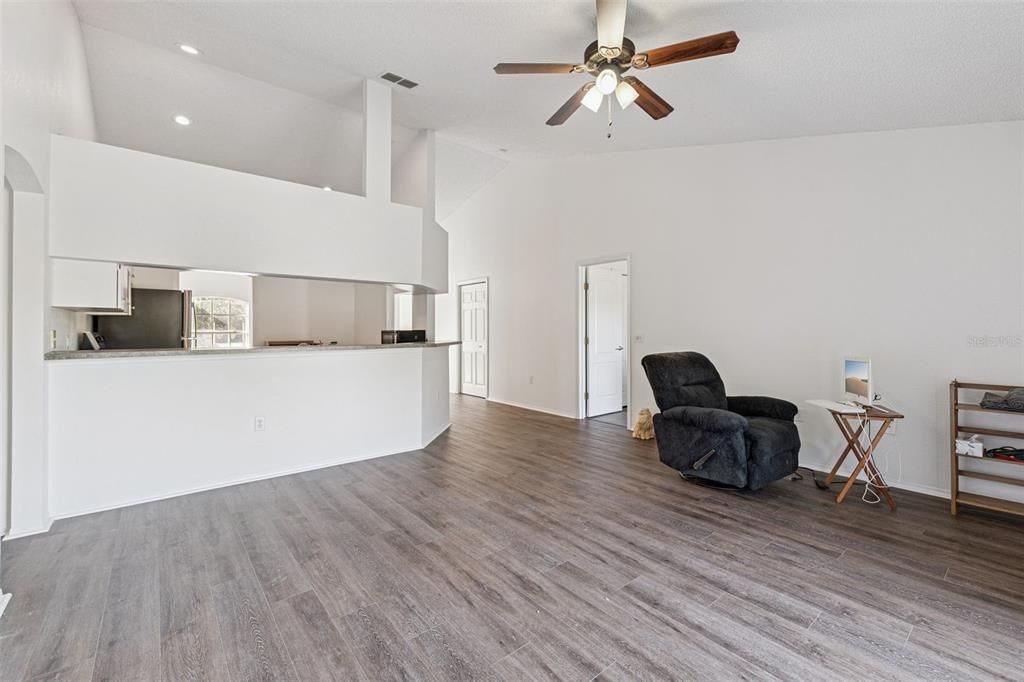 На продажу: $283,000 (3 спален, 2 ванн, 1659 Квадратных фут)