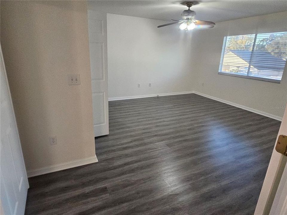 En Venta: $415,900 (4 camas, 2 baños, 2366 Pies cuadrados)