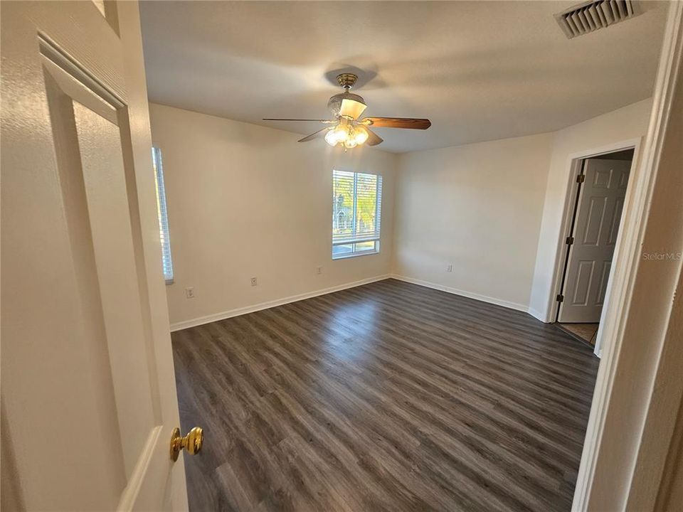 En Venta: $415,900 (4 camas, 2 baños, 2366 Pies cuadrados)