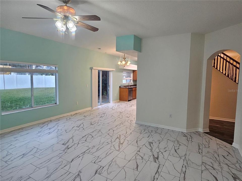 En Venta: $415,900 (4 camas, 2 baños, 2366 Pies cuadrados)