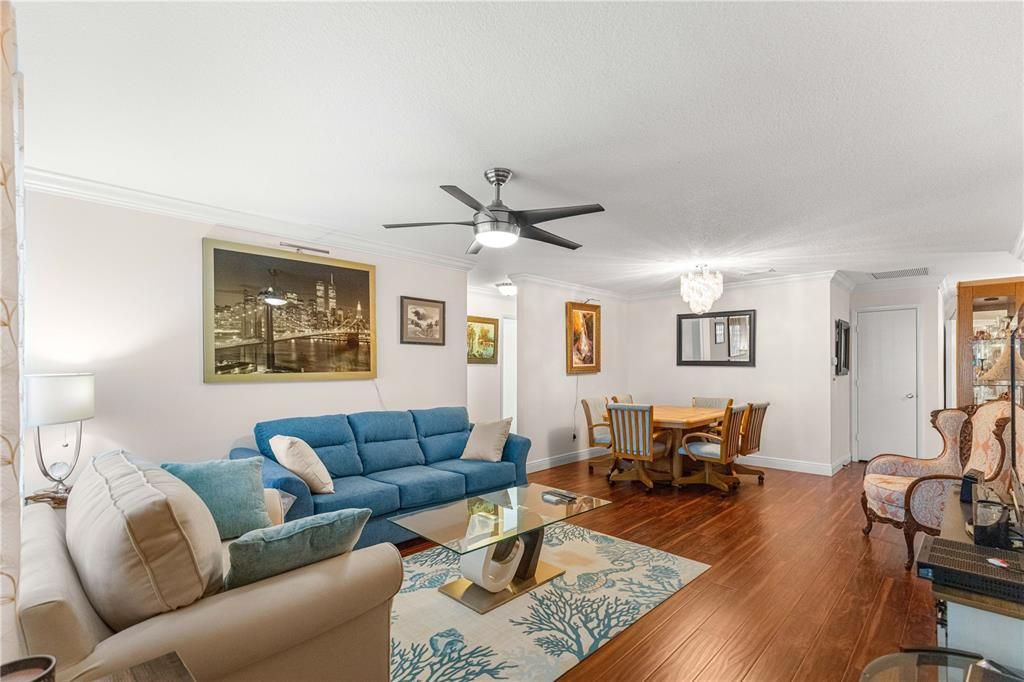 待售: $249,000 (2 贝兹, 2 浴室, 1688 平方英尺)