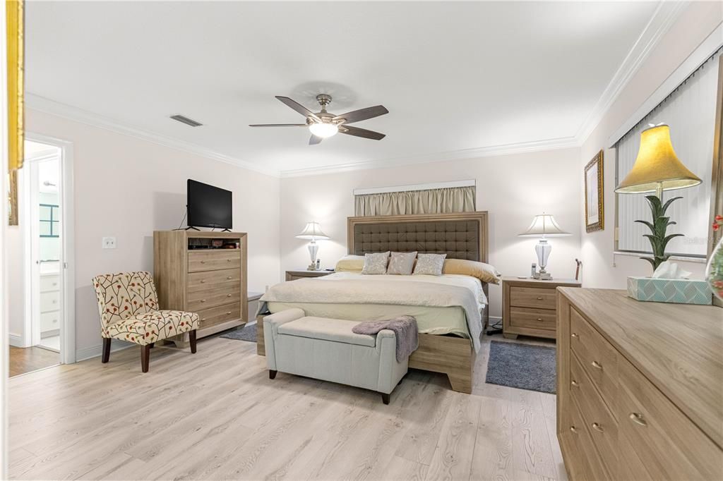 待售: $249,000 (2 贝兹, 2 浴室, 1688 平方英尺)