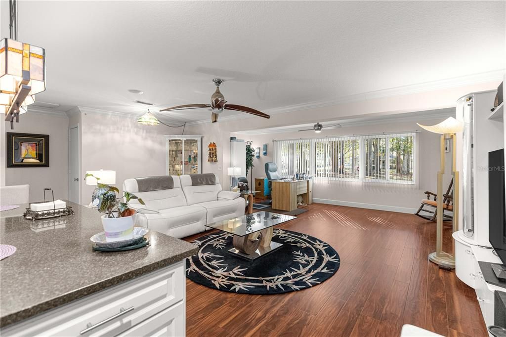 待售: $249,000 (2 贝兹, 2 浴室, 1688 平方英尺)