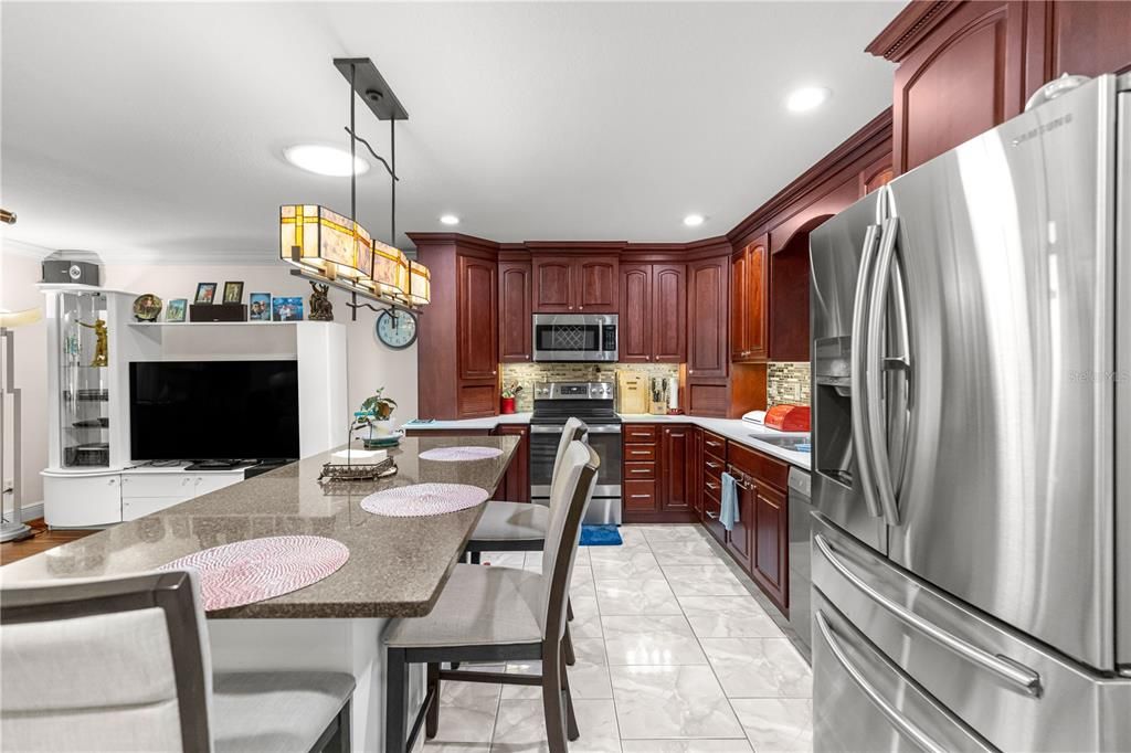 待售: $249,000 (2 贝兹, 2 浴室, 1688 平方英尺)