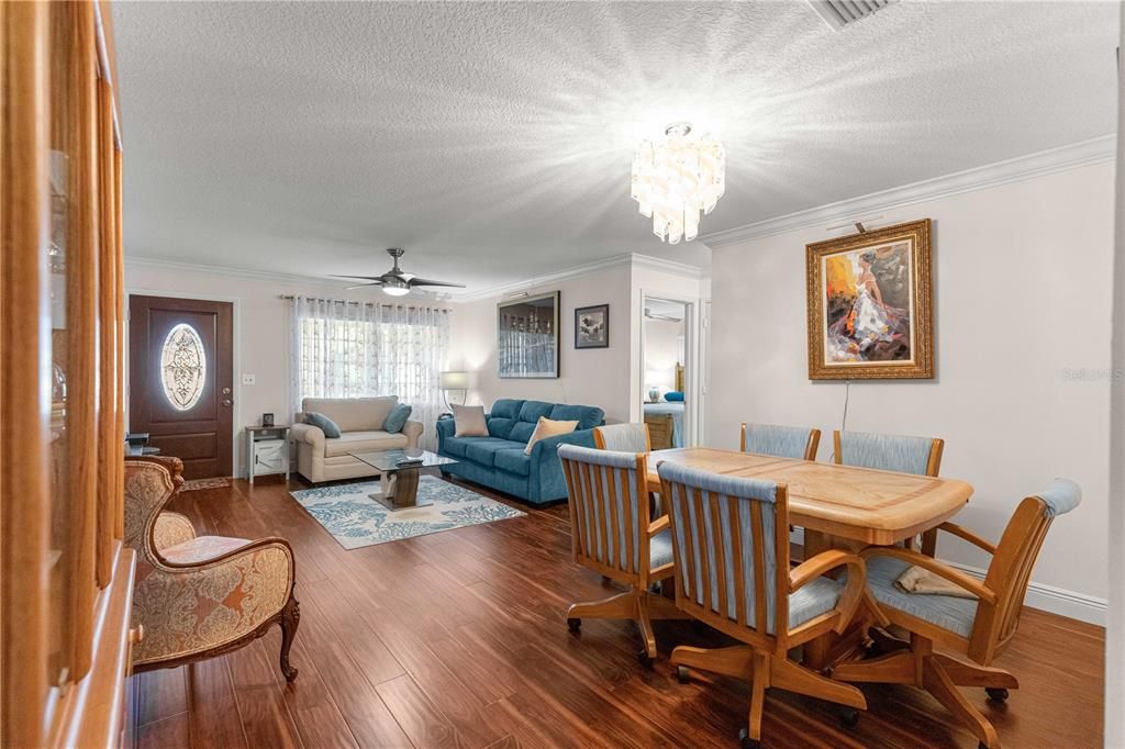 待售: $249,000 (2 贝兹, 2 浴室, 1688 平方英尺)