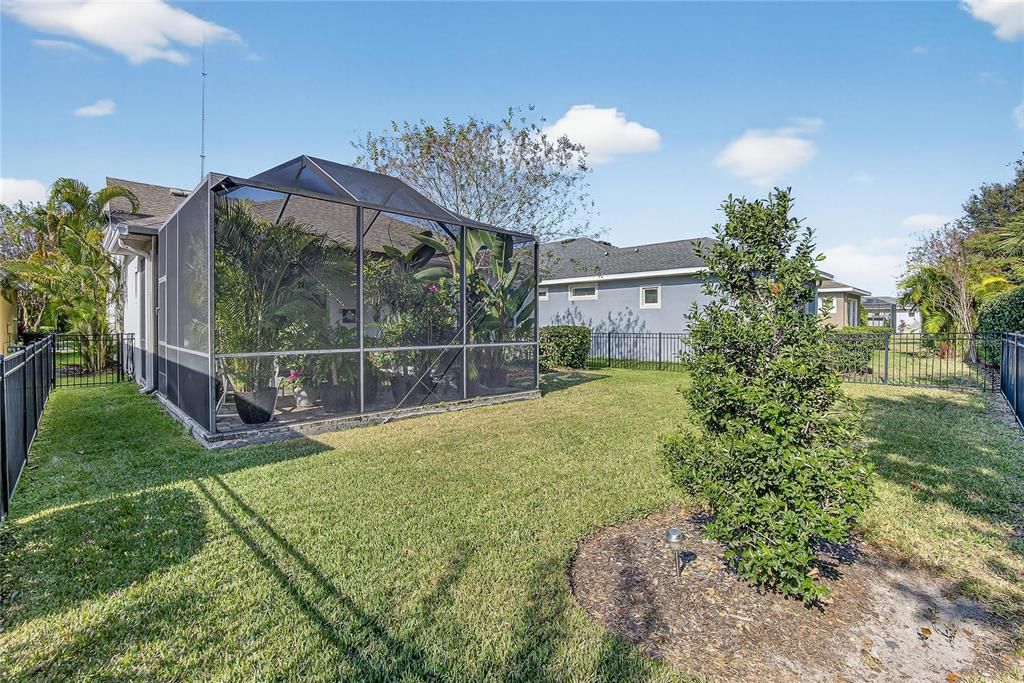 For Sale: $399,900 (2 beds, 2 baths, 1592 Square Feet)