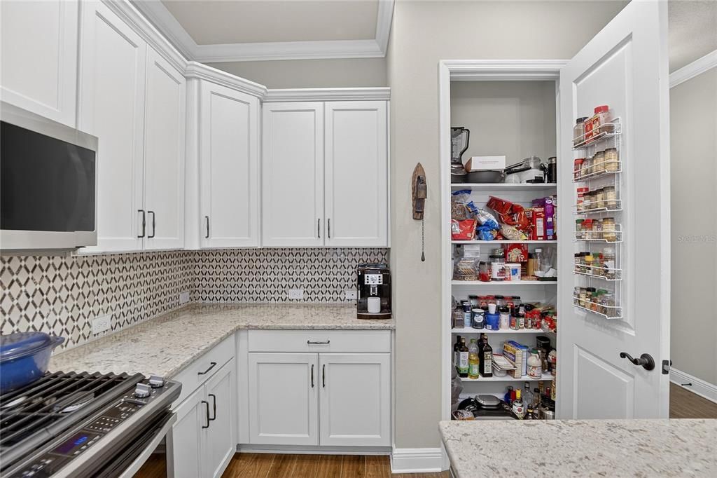 For Sale: $399,900 (2 beds, 2 baths, 1592 Square Feet)