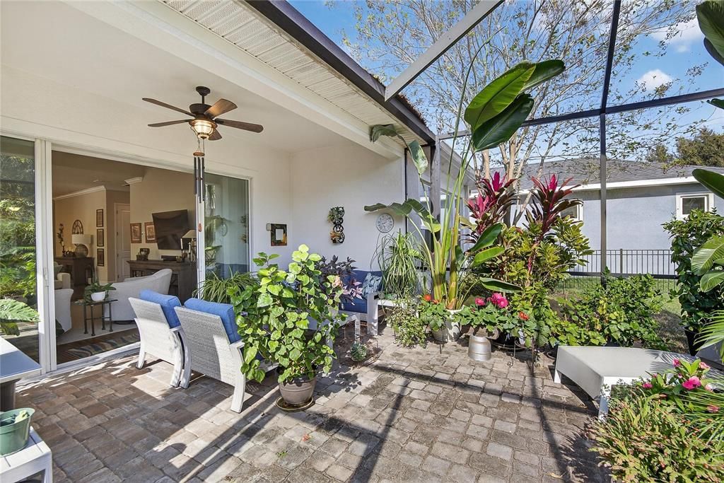 For Sale: $399,900 (2 beds, 2 baths, 1592 Square Feet)