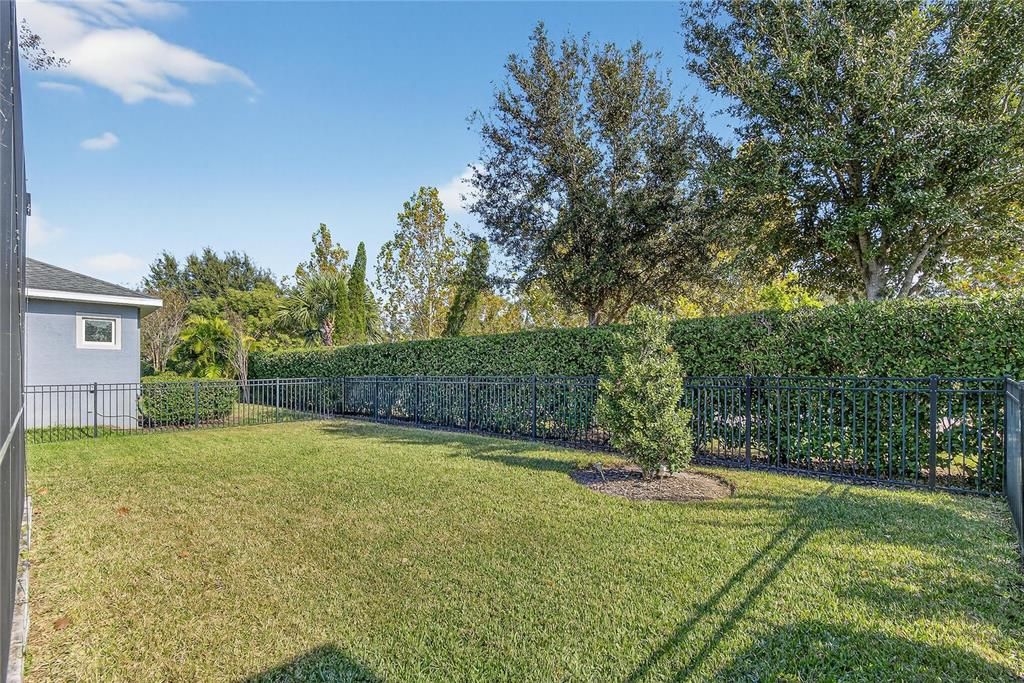 For Sale: $399,900 (2 beds, 2 baths, 1592 Square Feet)