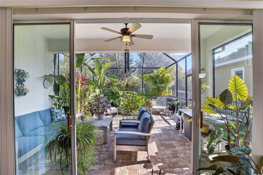 For Sale: $399,900 (2 beds, 2 baths, 1592 Square Feet)