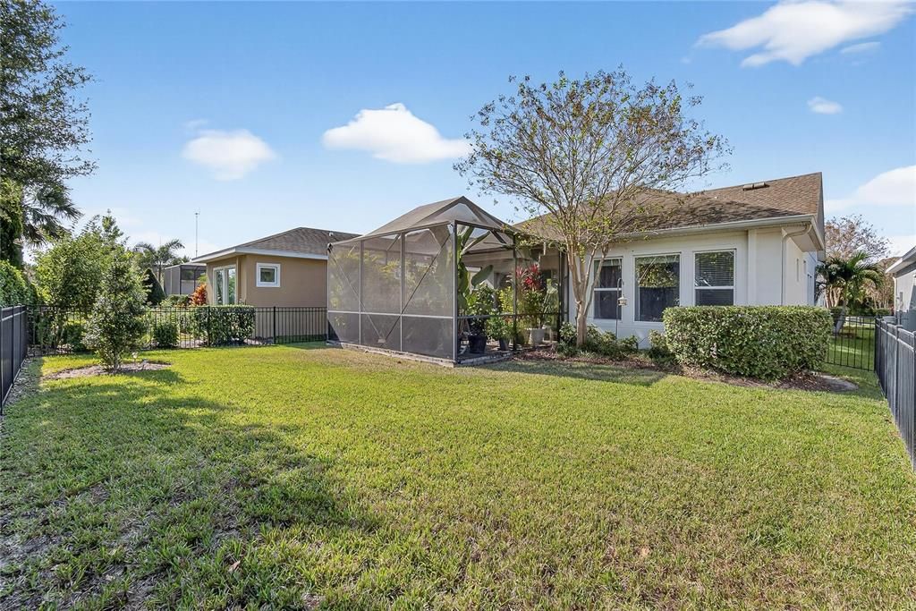 For Sale: $399,900 (2 beds, 2 baths, 1592 Square Feet)