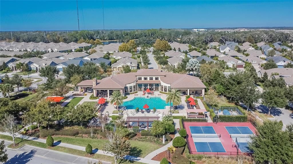 For Sale: $399,900 (2 beds, 2 baths, 1592 Square Feet)