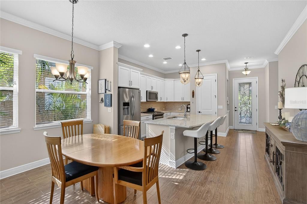 For Sale: $399,900 (2 beds, 2 baths, 1592 Square Feet)