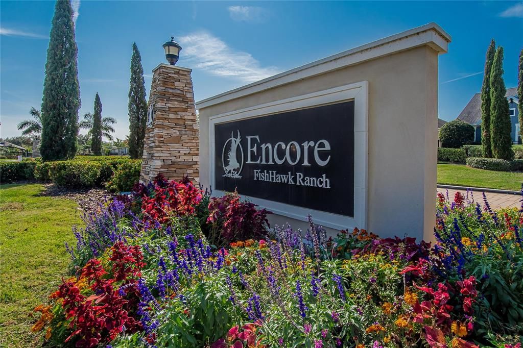 For Sale: $399,900 (2 beds, 2 baths, 1592 Square Feet)