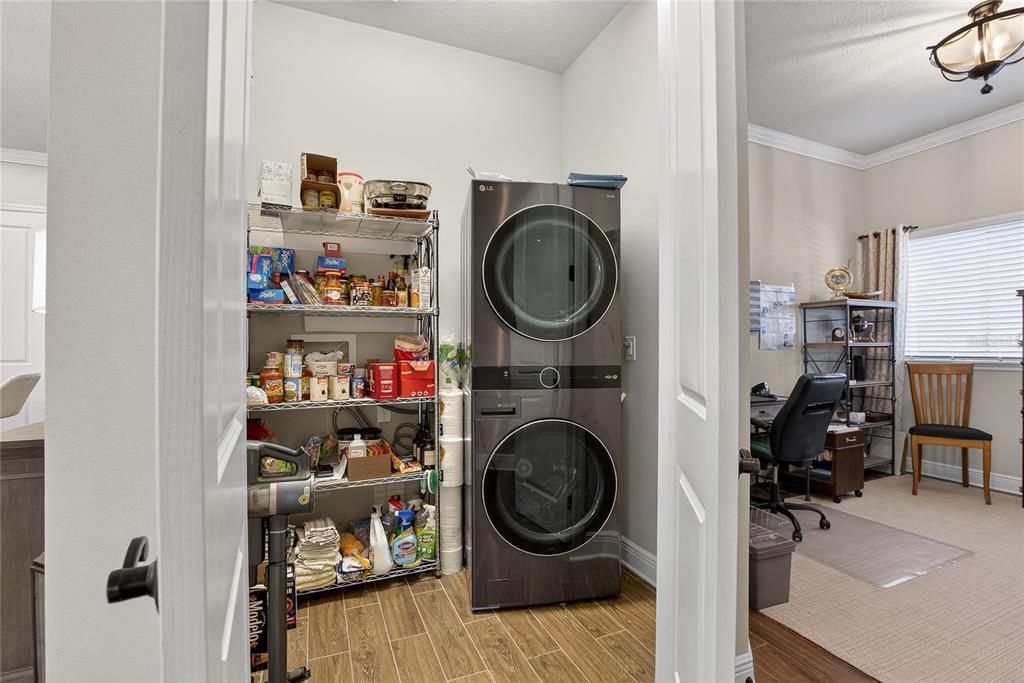 For Sale: $399,900 (2 beds, 2 baths, 1592 Square Feet)