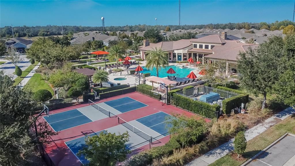 For Sale: $399,900 (2 beds, 2 baths, 1592 Square Feet)