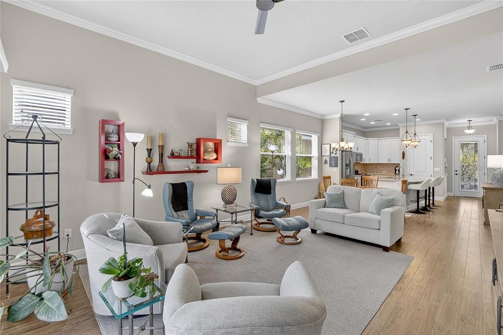 For Sale: $399,900 (2 beds, 2 baths, 1592 Square Feet)