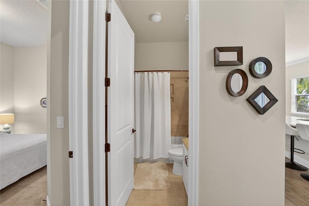 For Sale: $399,900 (2 beds, 2 baths, 1592 Square Feet)