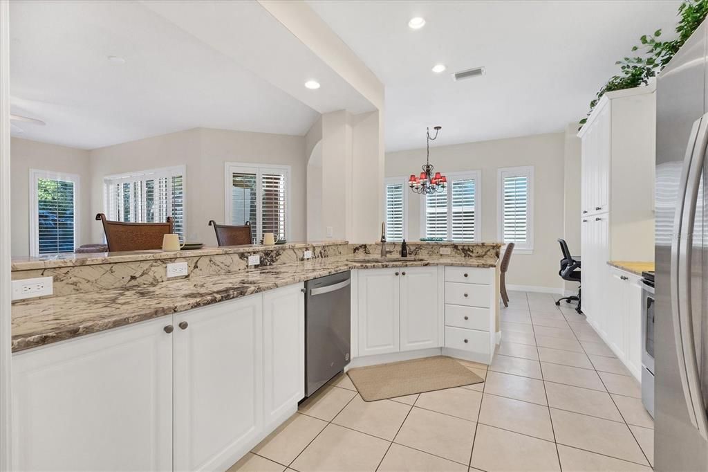 For Rent: $5,900 (3 beds, 3 baths, 2039 Square Feet)