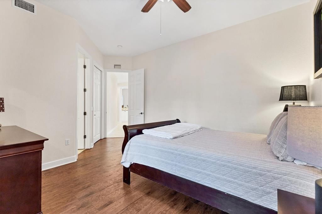 For Rent: $5,900 (3 beds, 3 baths, 2039 Square Feet)