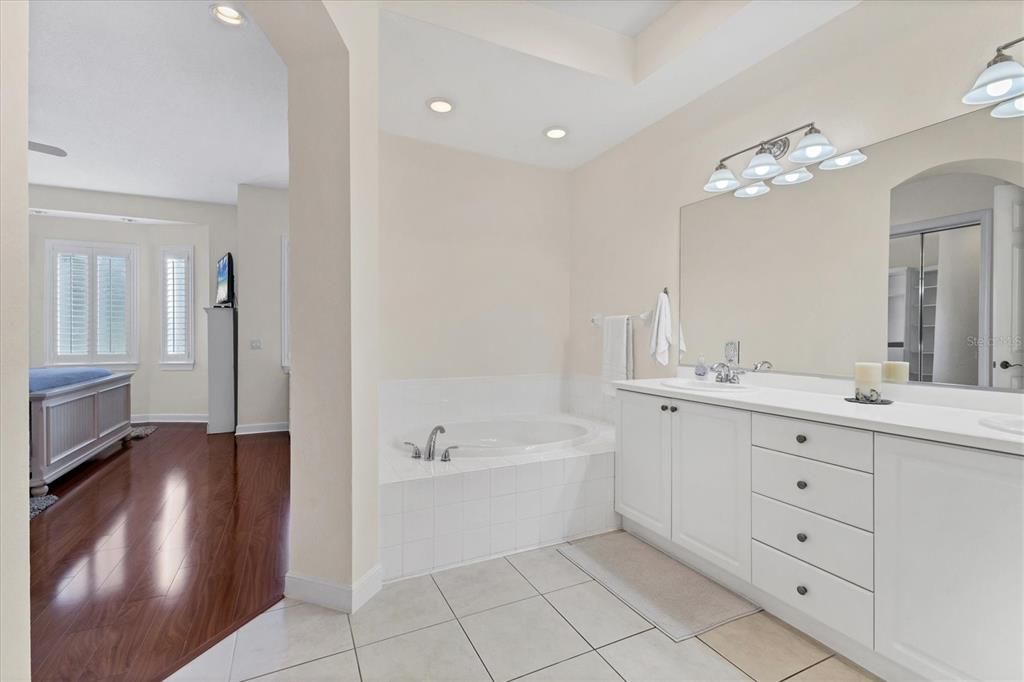 For Rent: $5,900 (3 beds, 3 baths, 2039 Square Feet)