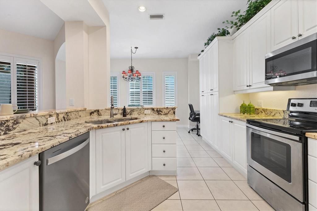 For Rent: $5,900 (3 beds, 3 baths, 2039 Square Feet)