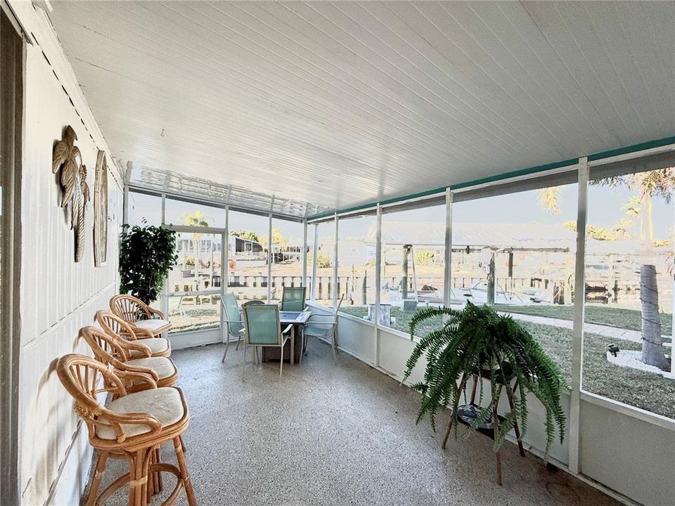 待售: $175,000 (2 贝兹, 2 浴室, 732 平方英尺)