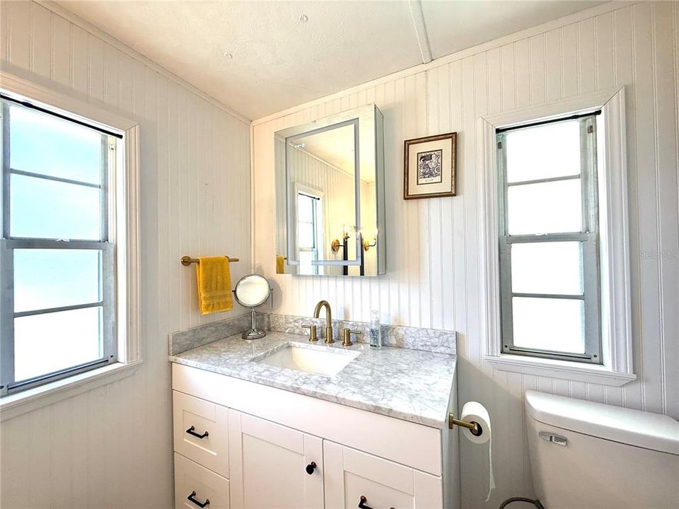 待售: $175,000 (2 贝兹, 2 浴室, 732 平方英尺)