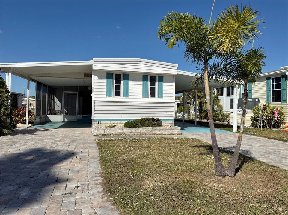 待售: $175,000 (2 贝兹, 2 浴室, 732 平方英尺)