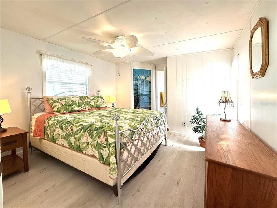 待售: $175,000 (2 贝兹, 2 浴室, 732 平方英尺)