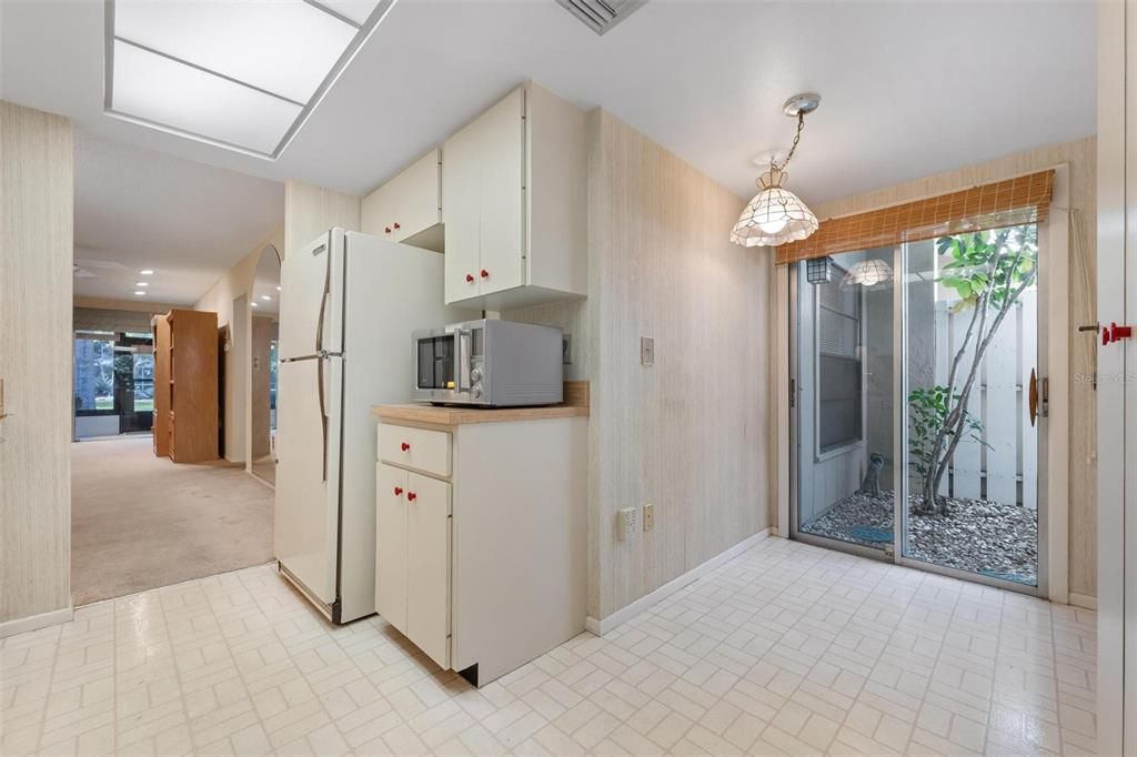 На продажу: $150,000 (2 спален, 2 ванн, 1110 Квадратных фут)