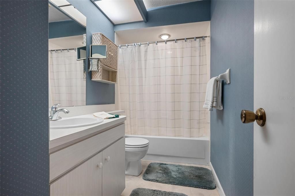 На продажу: $150,000 (2 спален, 2 ванн, 1110 Квадратных фут)