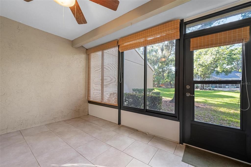 На продажу: $150,000 (2 спален, 2 ванн, 1110 Квадратных фут)