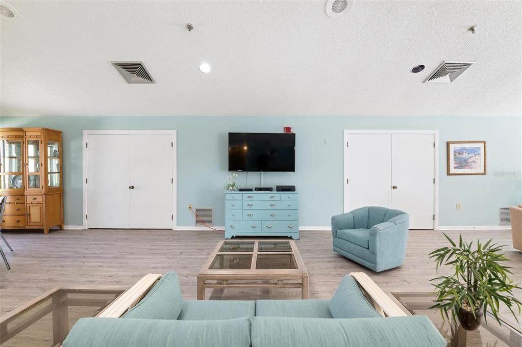 На продажу: $150,000 (2 спален, 2 ванн, 1110 Квадратных фут)