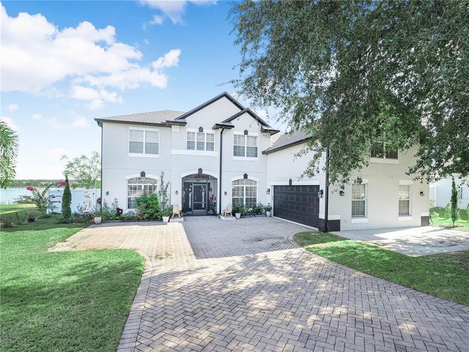 En Venta: $825,000 (5 camas, 4 baños, 3516 Pies cuadrados)