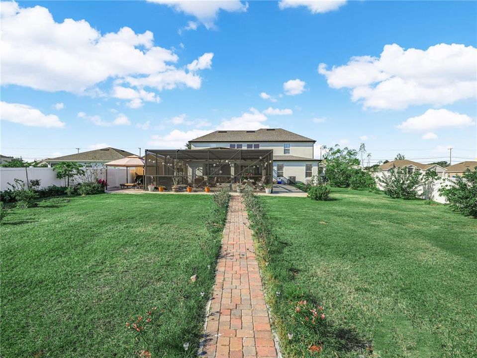 En Venta: $825,000 (5 camas, 4 baños, 3516 Pies cuadrados)