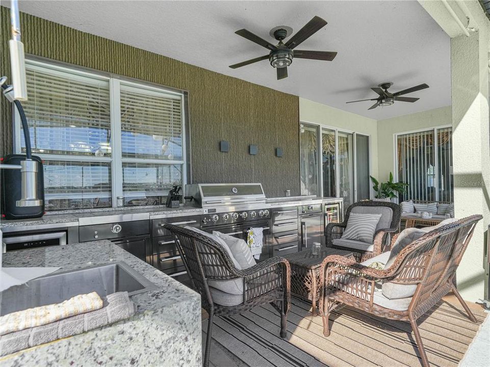 En Venta: $825,000 (5 camas, 4 baños, 3516 Pies cuadrados)