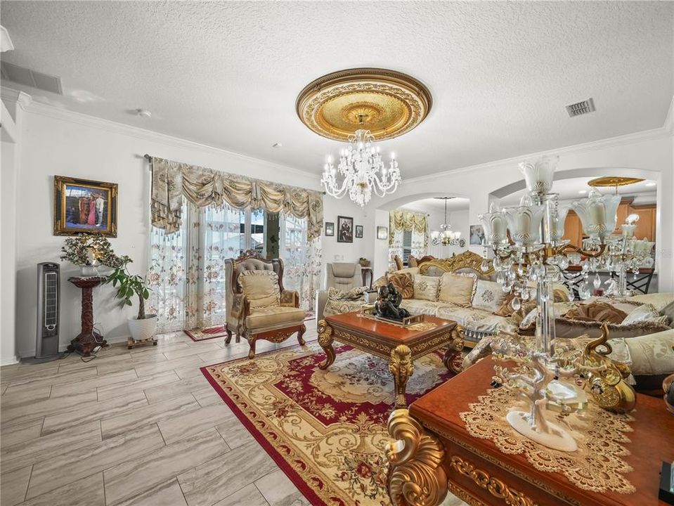 En Venta: $825,000 (5 camas, 4 baños, 3516 Pies cuadrados)