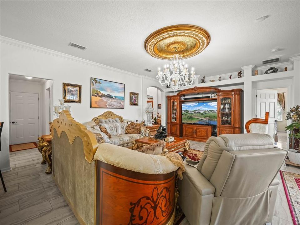 En Venta: $825,000 (5 camas, 4 baños, 3516 Pies cuadrados)