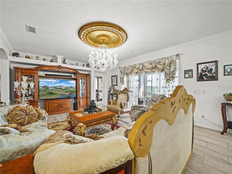 En Venta: $825,000 (5 camas, 4 baños, 3516 Pies cuadrados)